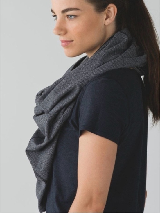 lululemon athletica Accessories - 🆕🩶 Lululemon Vinyasa Scarf Herringbone Heathered Slate Grey
